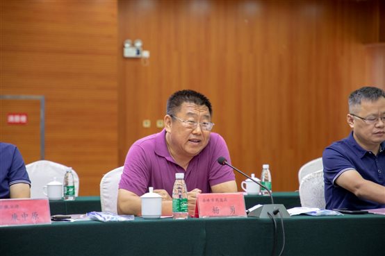 杨局长.jpg