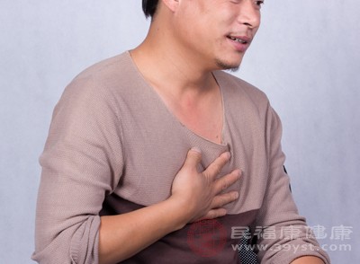 频繁生气或者暴怒会对心脏健康产生不利影响，长期处于压力和紧张状态会使心率加快，血压升高，增加心脏病的风险