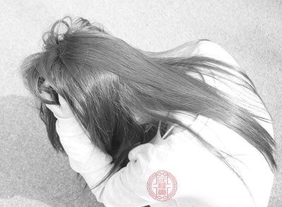 长期睡眠不足可能导致心理健康问题的发生，如焦虑、抑郁等