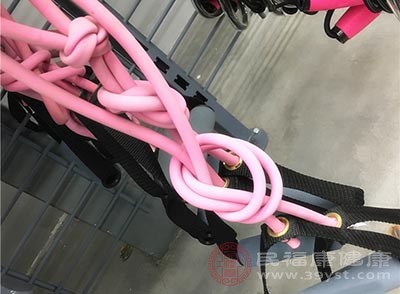 我们经常在网络上看到有人通过跳绳瘦身成功
