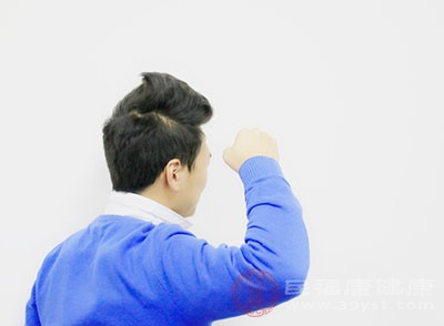 具体为多汗、烦躁不安