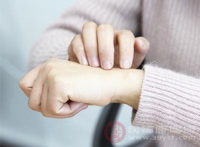 光疗是一种通过照射特定波长的紫外线来治疗湿疹的方法