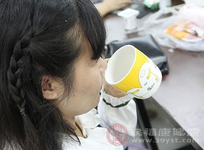 不同时间段的饮水量对身体的影响是不同的