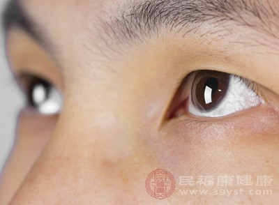 中医认为“肝主目”，肝脏的好坏可以通过眼睛反映出来