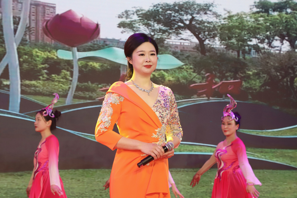 5歌伴舞《花开新时代》.jpg 5歌伴舞《花开新时代》.jpg