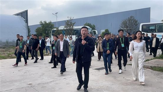 edafe9a420e4f54967176c56ed9a301